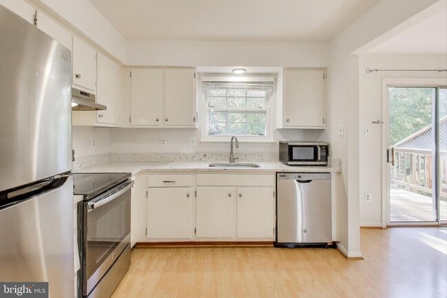 Building Photo - 17505 Longview Ln