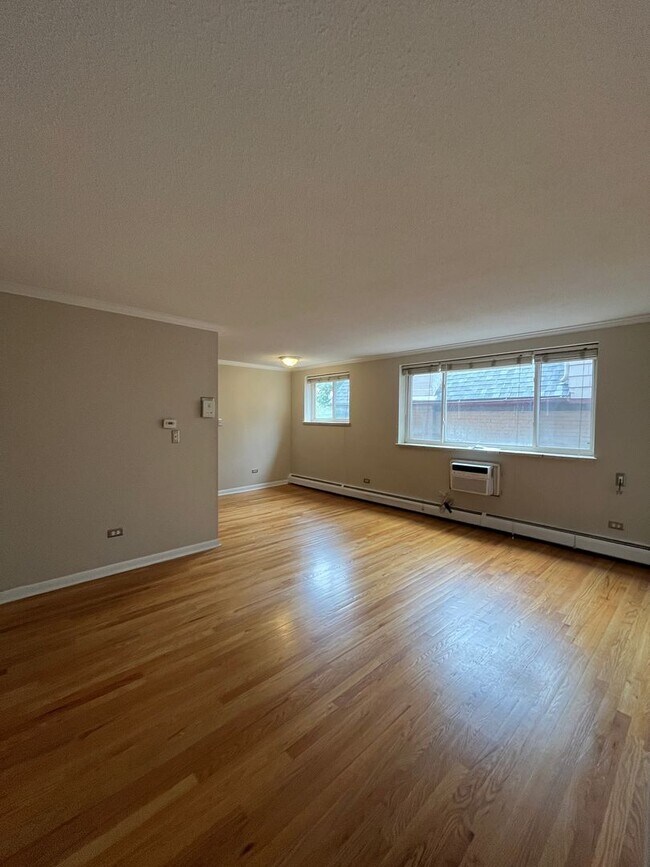 Building Photo - 1 bedroom condo in Denver