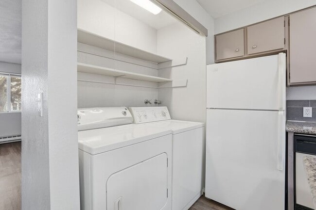 Building Photo - 1334 W Garland Ave