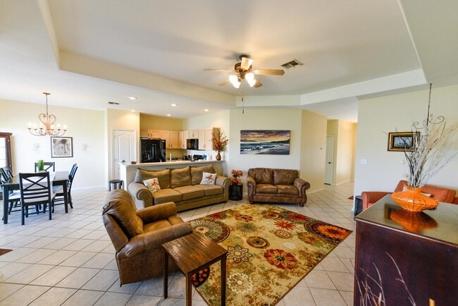 Building Photo - 10 Golf House Rd