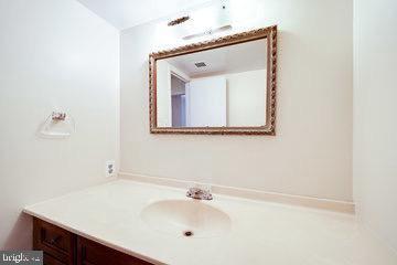 Building Photo - 205 Yoakum Pkwy