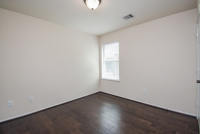 Building Photo - 13014 Southern Creek Dr