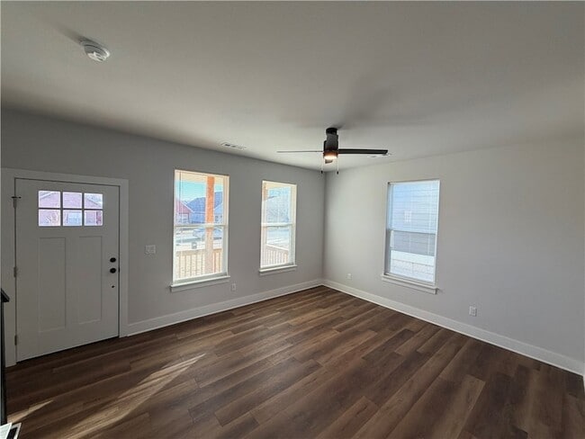 Building Photo - 1043 S Laramie Hts