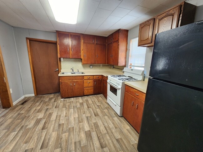 Building Photo - 403 9th Ave SW