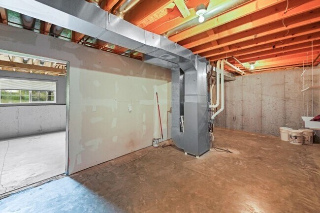 Building Photo - 612-614 Meadow View Rd