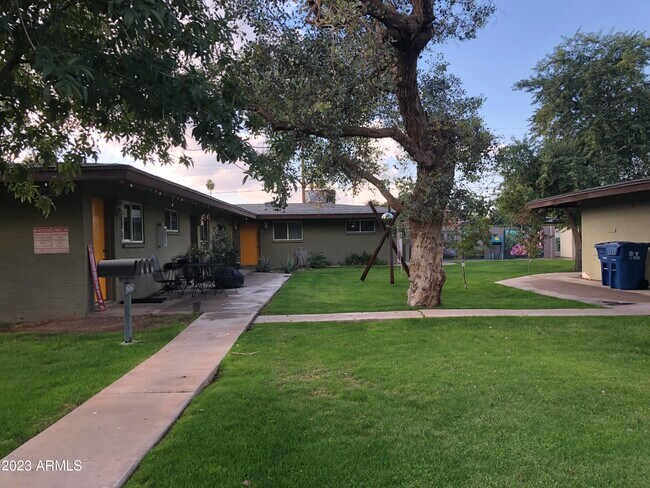 Building Photo - 2020 S Granada Dr
