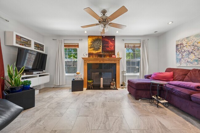 Building Photo - 212 Westchester Ct