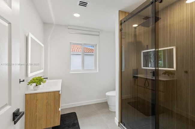 Building Photo - 6358 NW 113th Pl