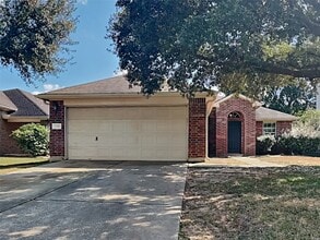 Building Photo - 32011 Sue Ln