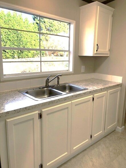 Building Photo - 3504 Rock Creek Dr