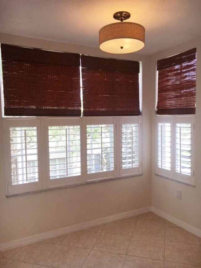 Building Photo - 3 Bedroom 2 Bath corner unit with wrap around balcony in Elevator Building in East Village of Cel...