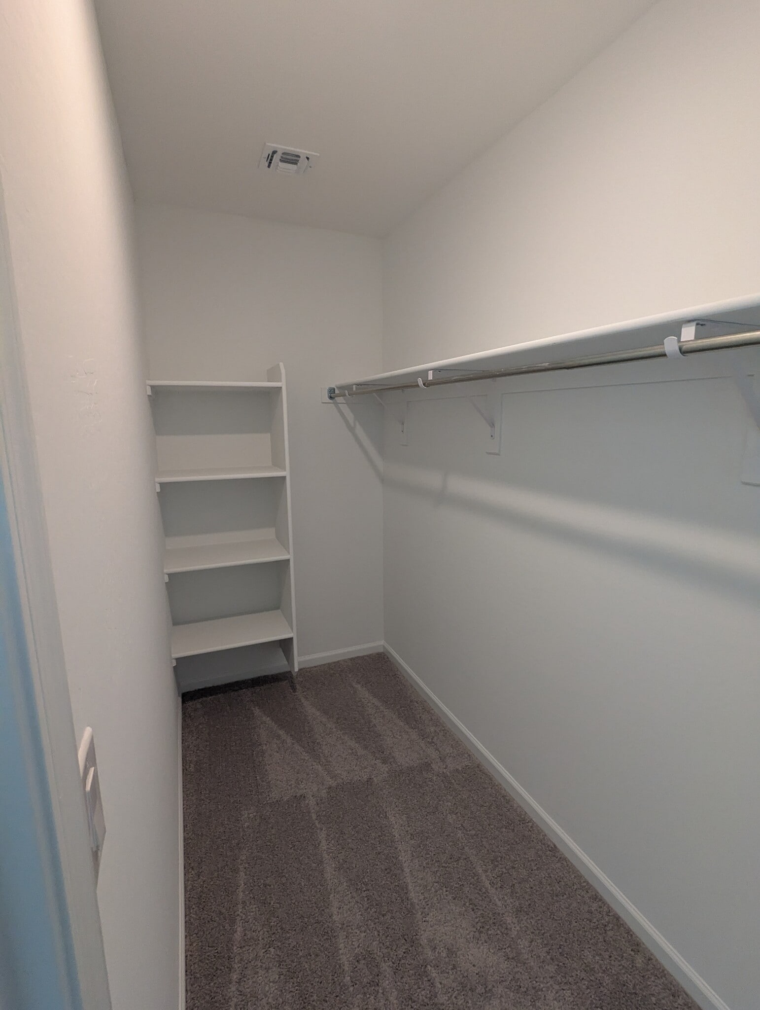 Building Photo - 729 Dylan Ct