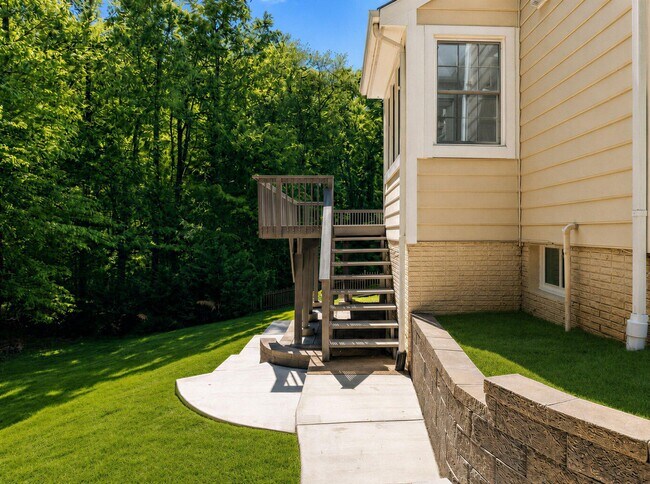 Building Photo - 6609 Heidi Ct