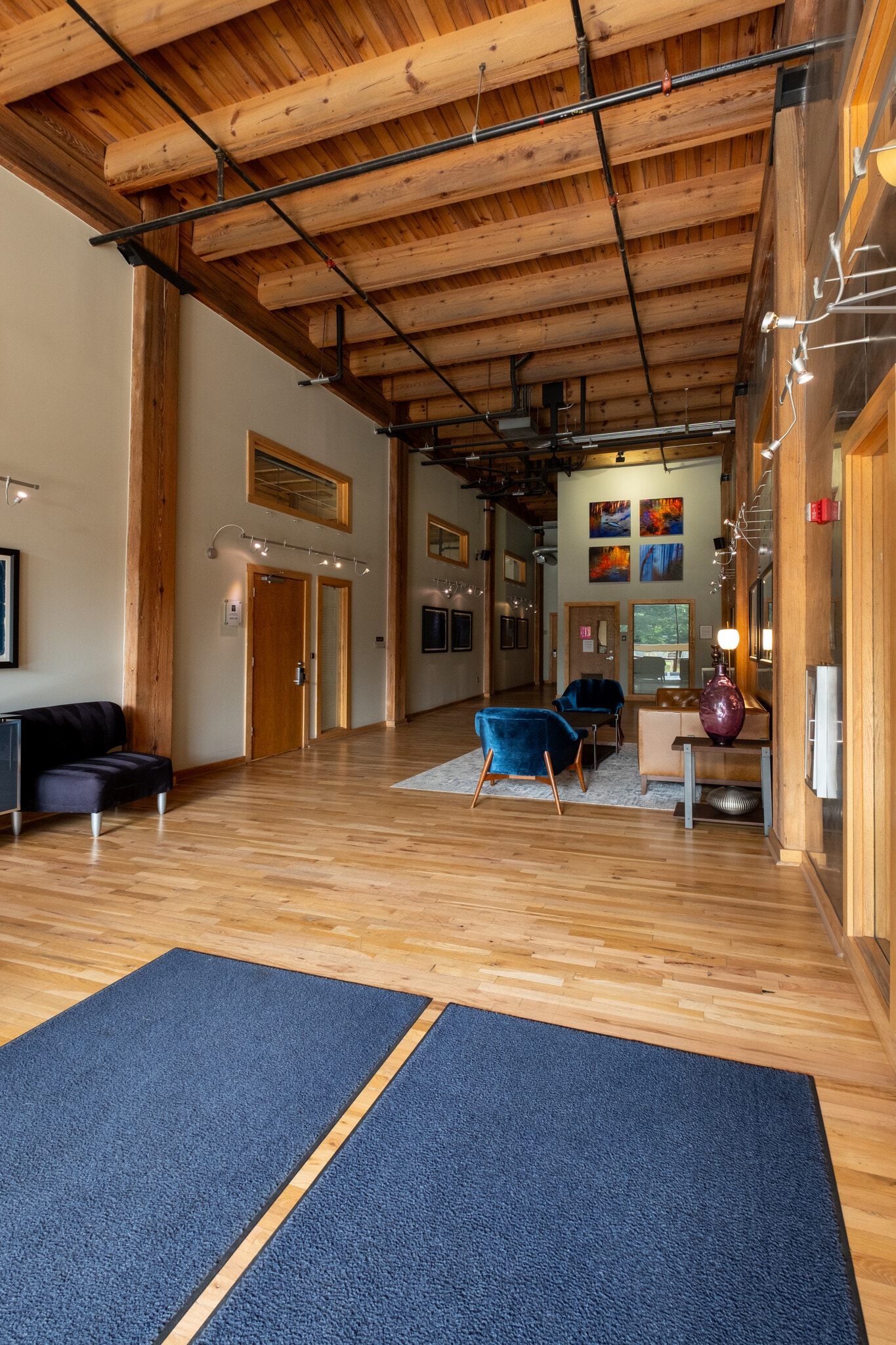 Building Photo - 413 N 2nd St