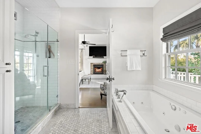 Building Photo - 11217 Kling St