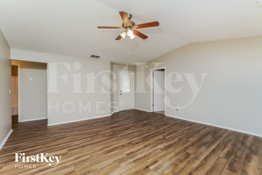 Building Photo - 3753 Willow Wisp Dr N