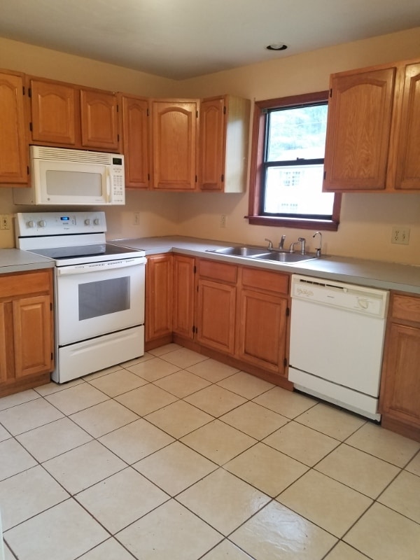 Building Photo - 1546 Black Birch Way