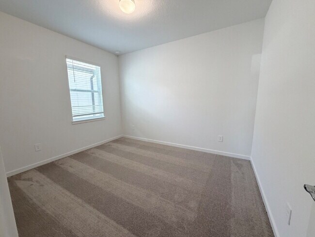 Building Photo - 3935 Big Sky Dr
