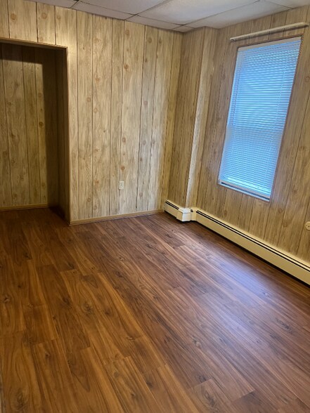 Building Photo - 128-130 Barney St