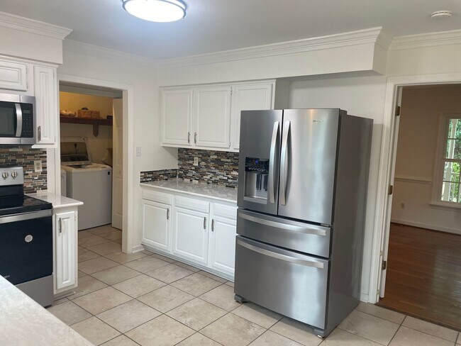 Building Photo - Gayton Green 4 Bedroom  2.5 Bath Home