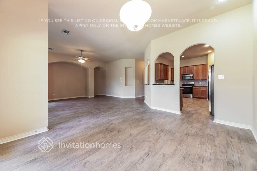 Building Photo - 1147 Clairemont Ln
