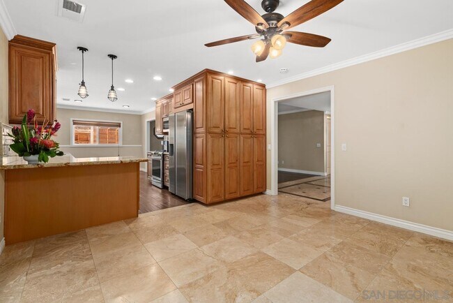 Building Photo - 2245 Nob Hill Dr
