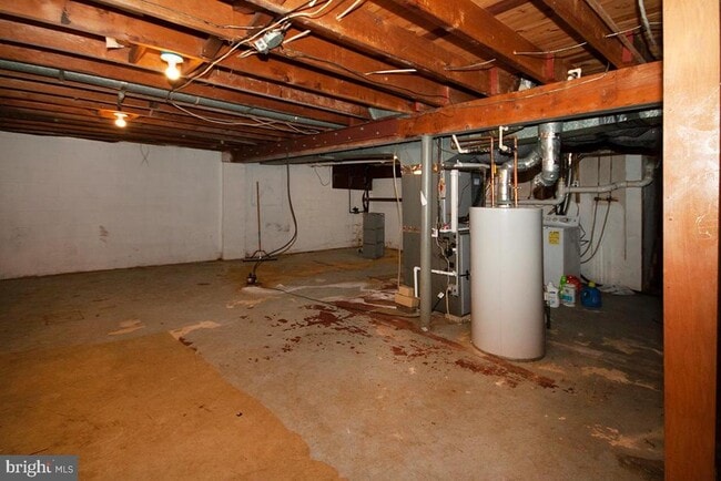 Building Photo - 10 Sherwood Ln