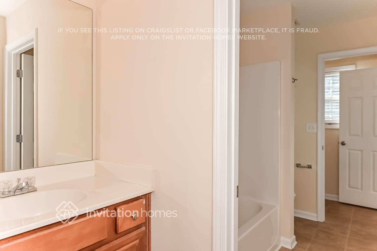 Building Photo - 5519 Chatham Cir NW