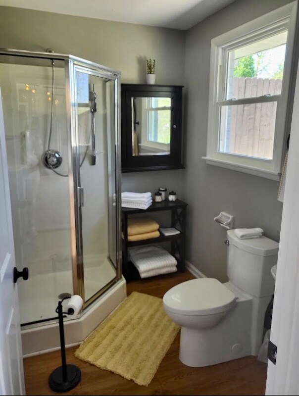 Building Photo - 202 Edgewater Dr