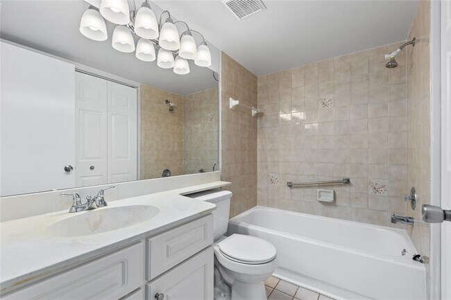Building Photo - 2502 SE Anchorage Cove