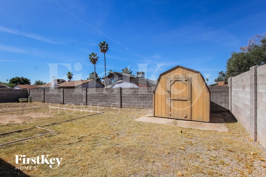 Building Photo - 9808 N 47th Ave