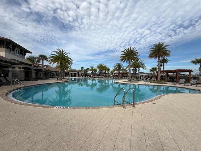 Building Photo - 2422 Riverbank Cv