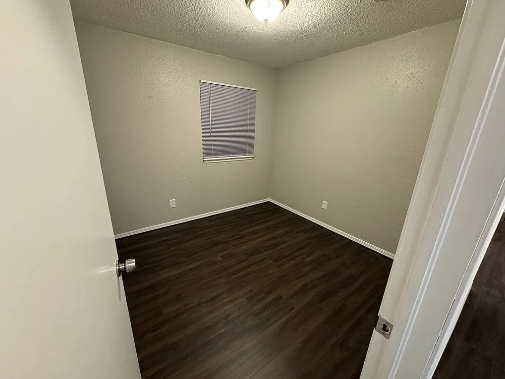 Building Photo - 8801 Cedar Ln