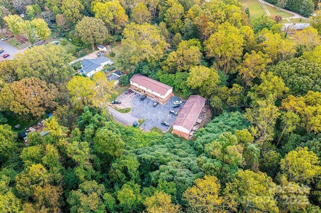 Building Photo - 1051 3rd St SE