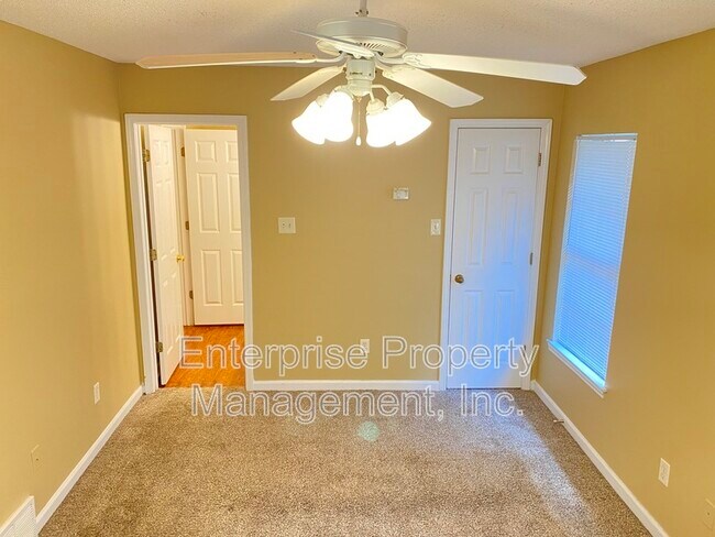 Building Photo - 7162 Charlton Way