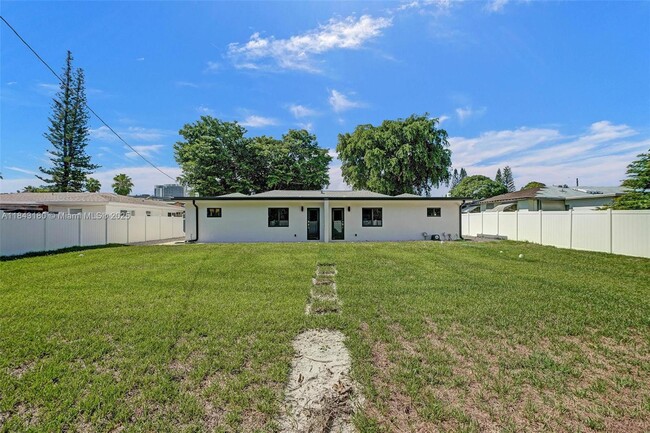 Building Photo - 2255 NE 173rd St
