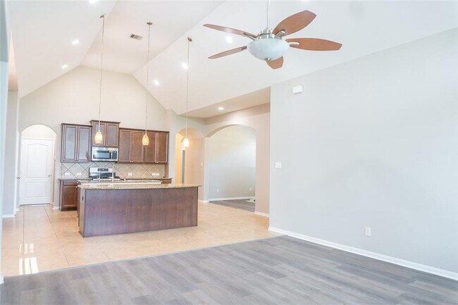 Building Photo - 7708 River Pass Dr