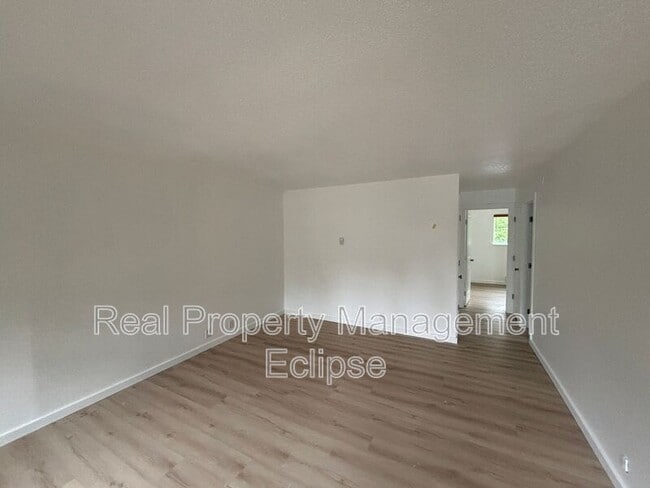 Building Photo - 15548 27th Ave NE