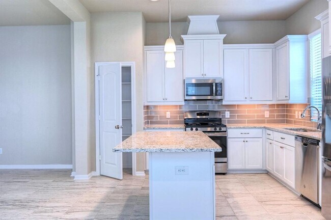 Building Photo - 8739 Tubelo Mill Dr