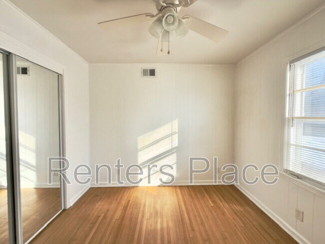 Building Photo - 431 S 109th E Ave