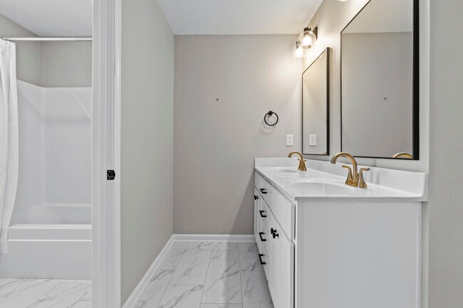 Building Photo - 2681 Rockaway Pl