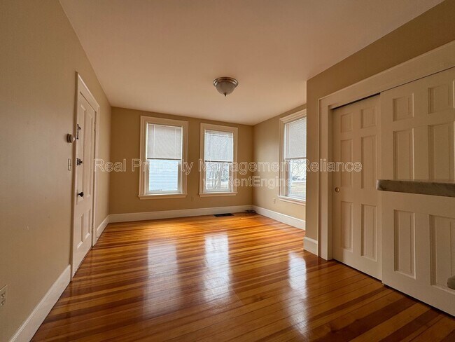 Building Photo - 16 Franklin Pl