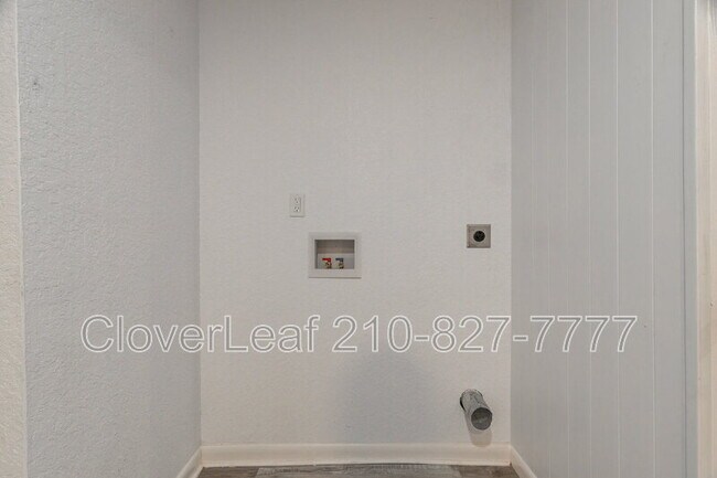 Building Photo - 112 W Hermine Blvd