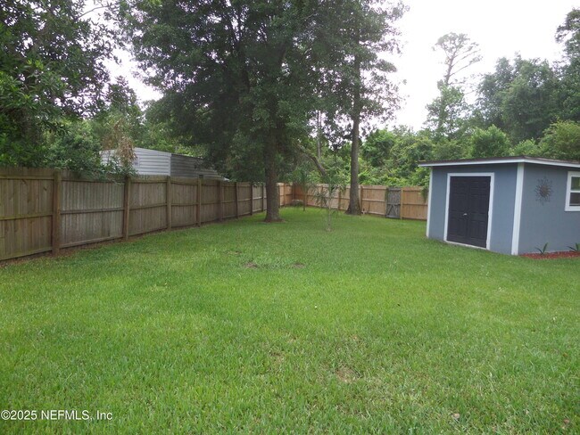 Building Photo - 386 Hickory Hollow Dr