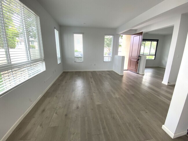 Building Photo - 4 Bdrm Parkside Village Gem -  2 weeks fre...