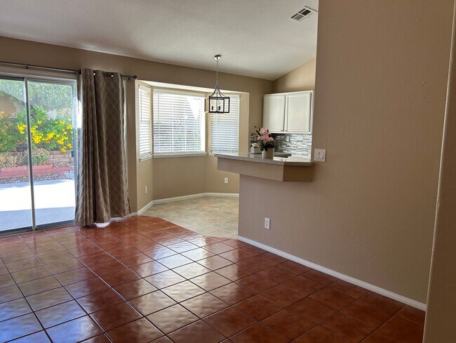 Building Photo - Single story home at Desert Shores