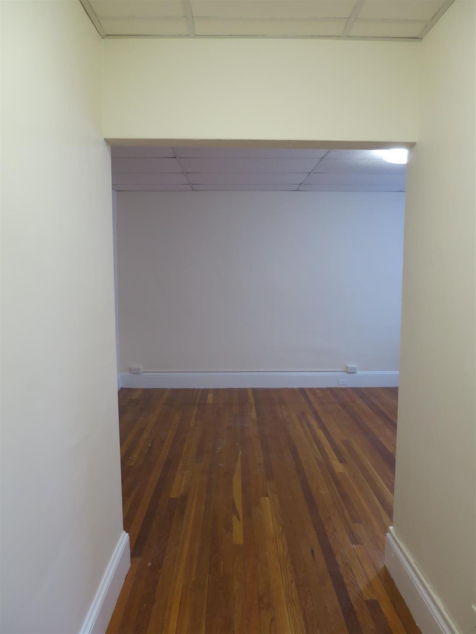 Building Photo - 32 College Ave
