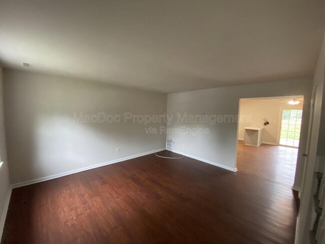 Building Photo - 719 Olde Greenwich Cir