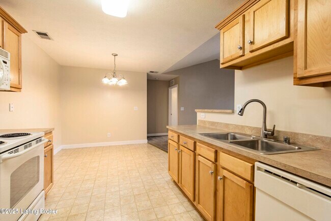 Building Photo - 7309 St Andrews Woods Cir