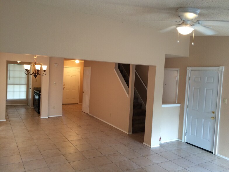 Building Photo - 13941 Maricella Ln